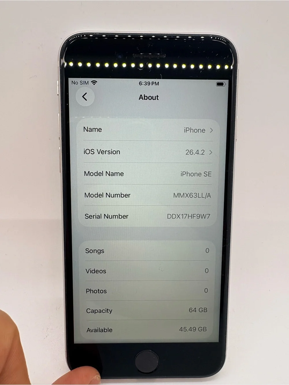 Apple iPhone SE UNLOCKED 64 GB WHITE GREAT CONDITION
